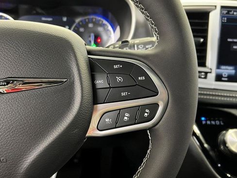 New 2026 Chrysler Pacifica Select image 36