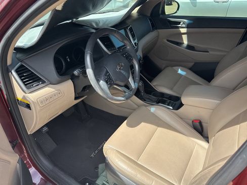 Used 2016 Hyundai Tucson Limited w/ Option Group 03 FWD image 10