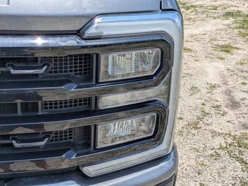 Used 2023 Ford F250 Lariat w/ Black Appearance Package AWD/4WD image 10
