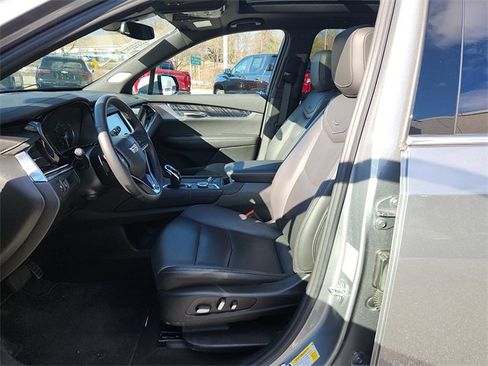 Certified 2025 Cadillac XT6 Premium Luxury image 13