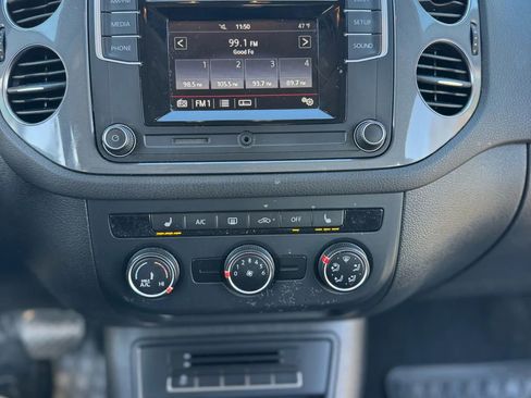 Used 2016 Volkswagen Tiguan S image 15