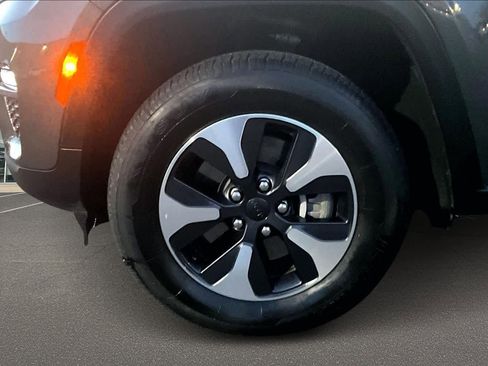 Used 2024 Jeep Grand Cherokee Limited 4xe image 8