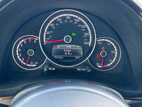 Used 2016 Volkswagen Beetle 1.8T Classic FWD image 19