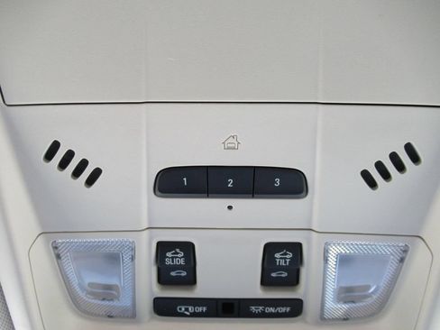 Used 2021 GMC Acadia Denali w/ Denali Technology Package FWD image 31