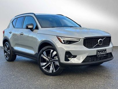 New 2026 Volvo XC40 B5 Ultra w/ Climate Package