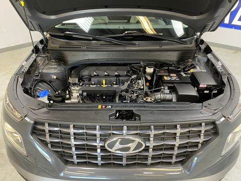 Used 2024 Hyundai Venue SEL image 9