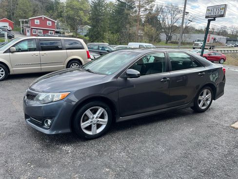 Used 2012 Toyota Camry SE image 10