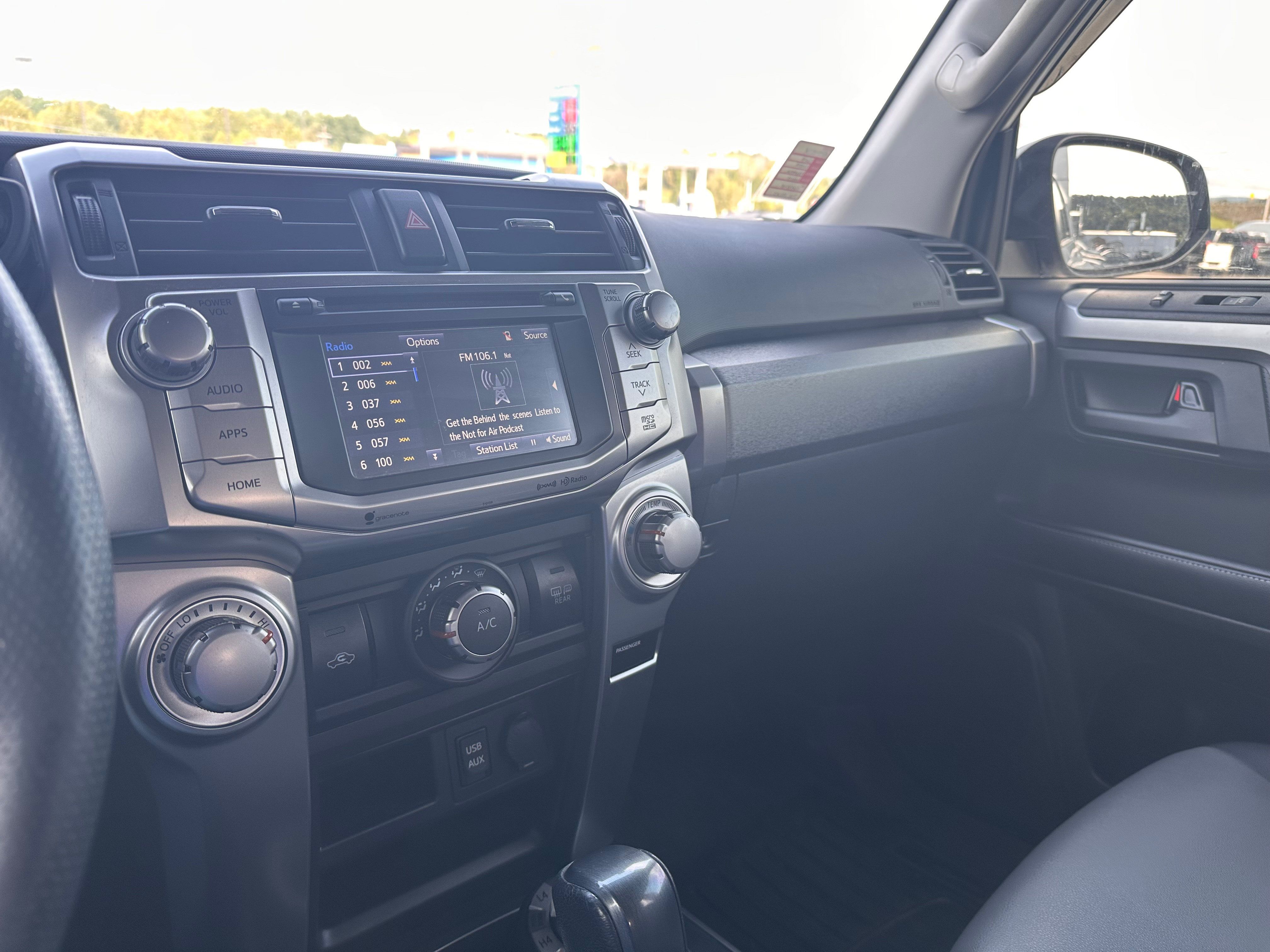Used 2018 Toyota 4Runner SR5 Premium AWD/4WD image 24