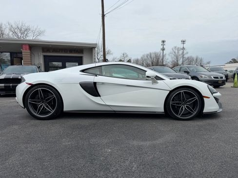 Used 2017 McLaren 570S image 2