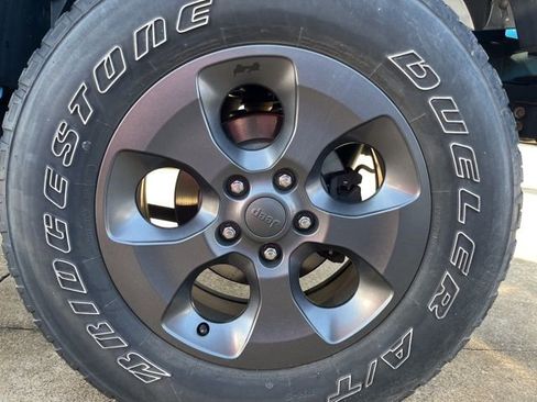 Used 2017 Jeep Wrangler Unlimited Sport image 24