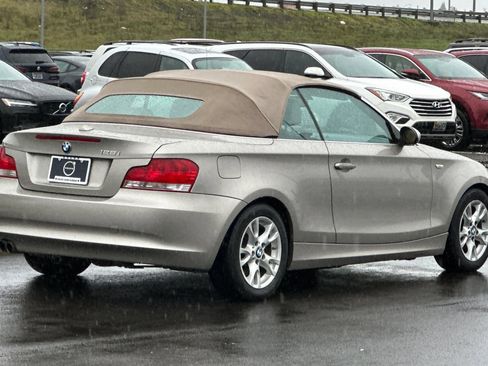 Used 2009 BMW 128i Convertible image 3