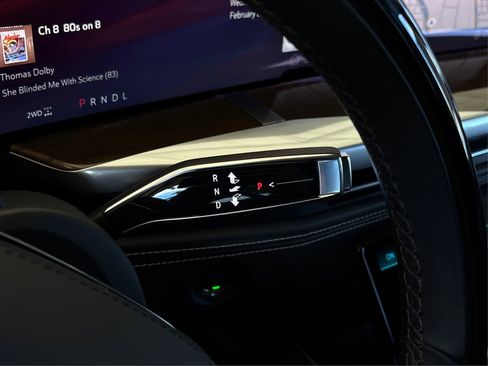 New 2026 Cadillac Escalade ESV Platinum Sport w/ LPO, ONYX Package image 31