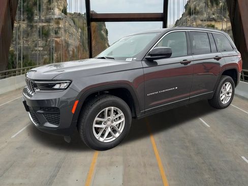 New 2026 Jeep Grand Cherokee Laredo RWD image 4