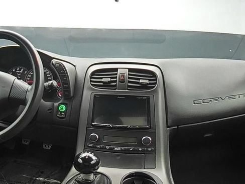 Used 2006 Chevrolet Corvette Coupe RWD image 19