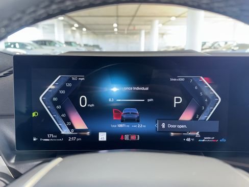 Certified 2024 BMW 330i Sedan image 23