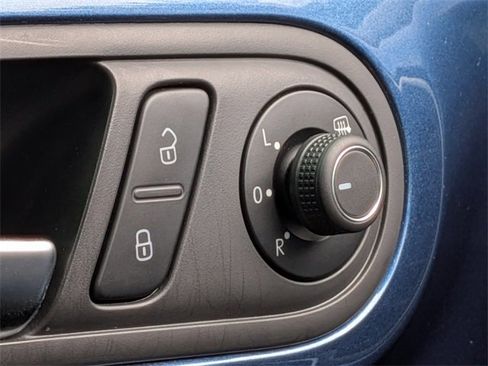 Used 2019 Volkswagen Beetle 2.0T SE image 25