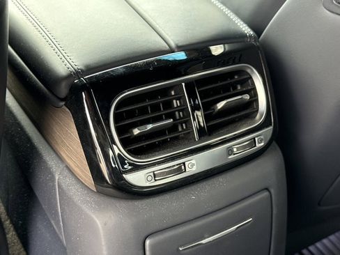 Used 2021 Genesis G90 3.3T Premium image 12