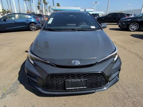 Used 2024 Toyota Corolla SE w/ SE Premium Package image 3