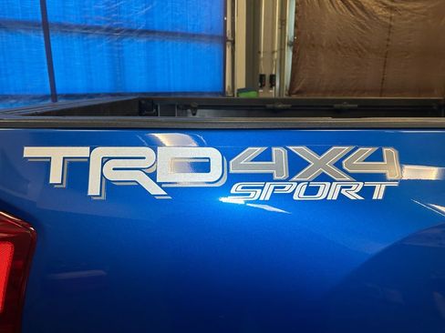 Used 2017 Toyota Tacoma TRD Sport w/ Tow Package AWD/4WD image 18