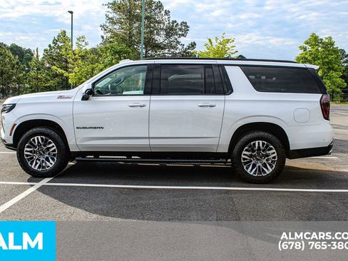 Used 2025 Chevrolet Suburban Z71 AWD/4WD image 7