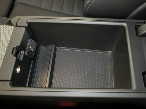Used 2024 BMW M2 RWD image 34