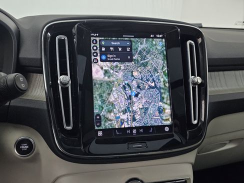 Used 2023 Volvo XC40 B5 Plus image 38