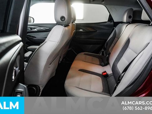 Used 2025 Chevrolet TrailBlazer LT FWD image 17