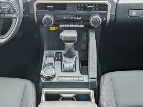 Used 2025 Toyota Tacoma SR5 w/ SR5 Upgrade Package AWD/4WD image 19