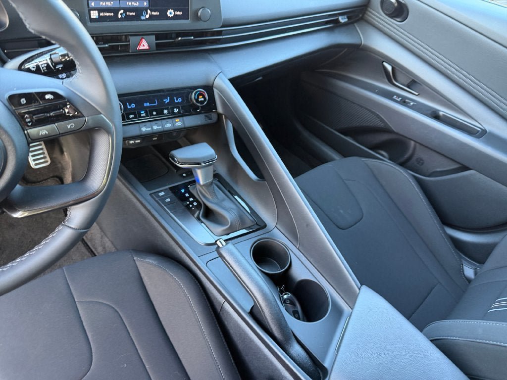 Certified 2025 Hyundai Elantra Sport FWD image 19