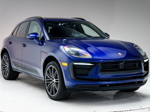 Certified 2026 Porsche Macan AWD/4WD image 34