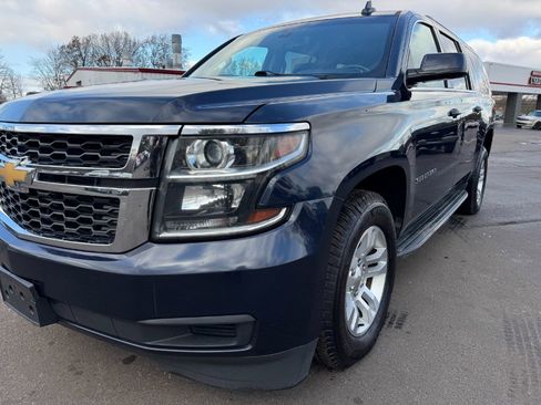 Used 2018 Chevrolet Suburban LS image 9