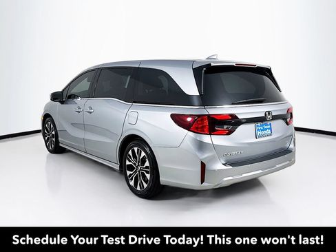 Used 2026 Honda Odyssey Elite image 6