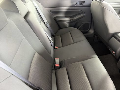 Used 2025 Nissan Altima 2.5 SV FWD image 23