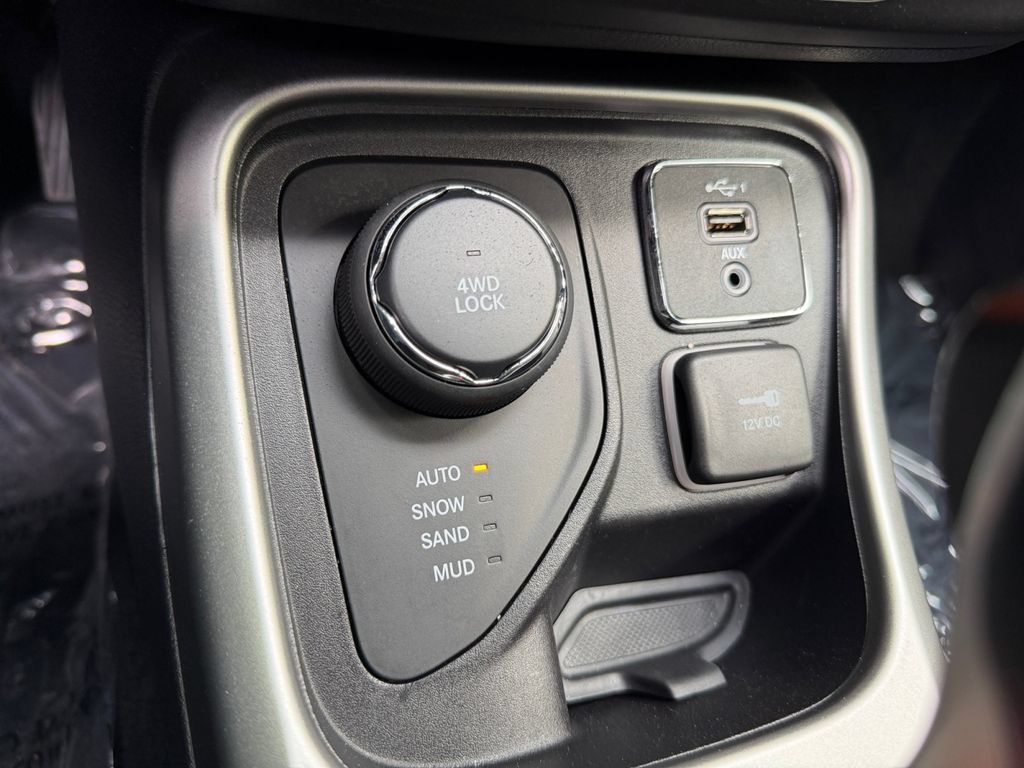 Used 2019 Jeep Compass Latitude AWD/4WD image 20