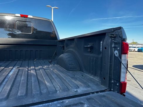 Used 2019 Ford F250 Platinum w/ Platinum Ultimate Package image 46