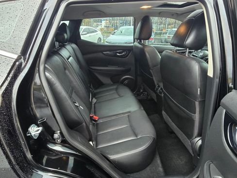 Used 2017 Nissan Rogue Sport SL w/ SL Premium Package image 18