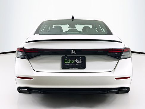 Used 2023 Honda Accord Sport image 7