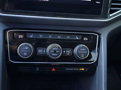 Certified 2023 Volkswagen Atlas SEL AWD/4WD image 28