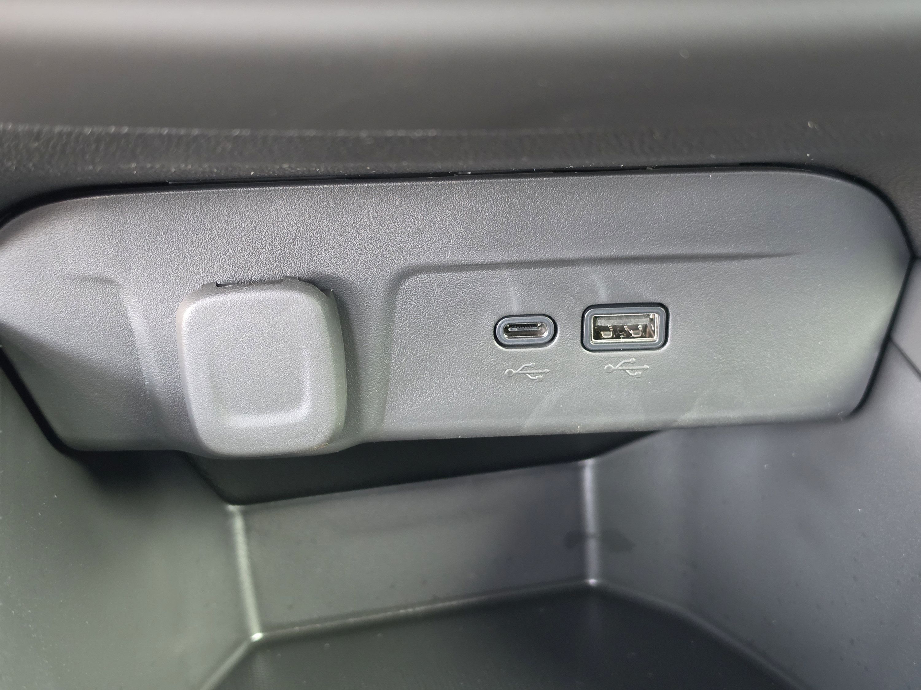 Used 2026 Chevrolet Trax RS w/ Sunroof Package FWD image 26