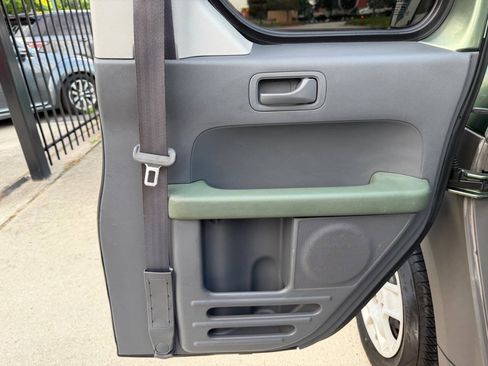 Used 2005 Honda Element LX image 16
