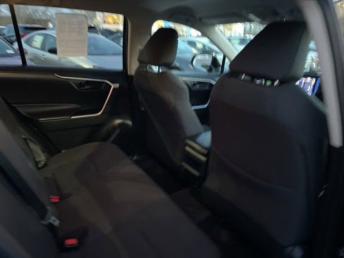 Used 2021 Toyota RAV4 LE image 14