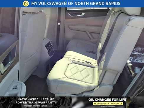 New 2026 Volkswagen Atlas SE image 13