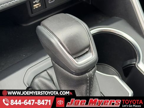 Used 2025 Toyota Highlander LE image 21