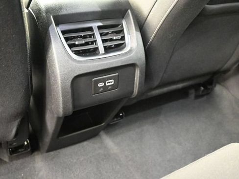 Used 2025 Chevrolet Blazer LT FWD image 9