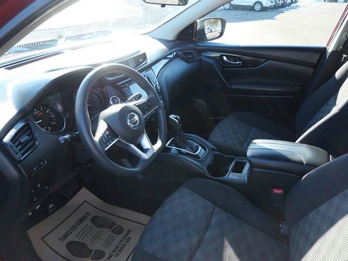 Used 2019 Nissan Rogue Sport SV image 9