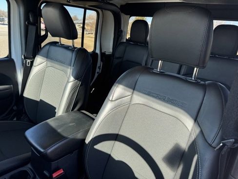 Certified 2023 Jeep Gladiator Sport image 9