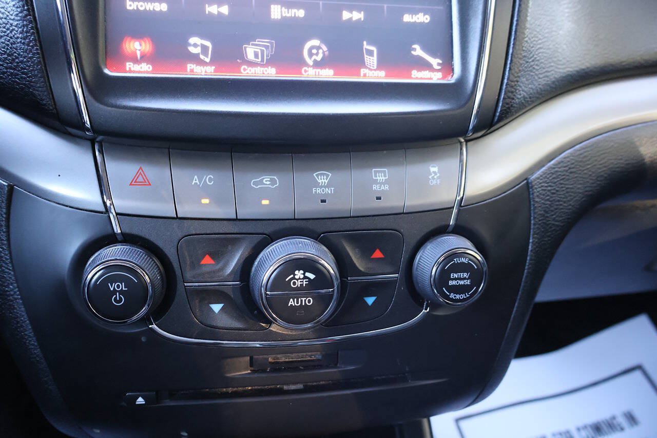 Used 2017 Dodge Journey Crossroad FWD image 29