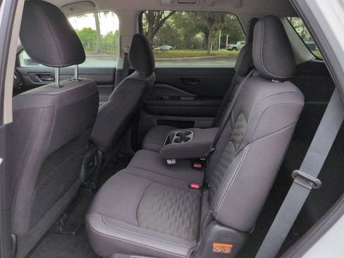Used 2025 Nissan Pathfinder SV FWD image 14