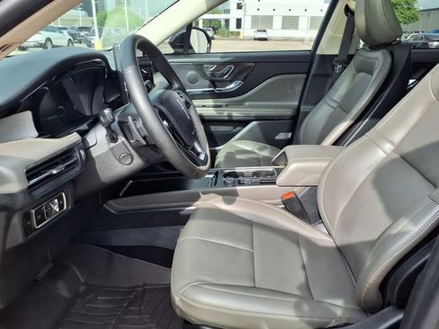 Certified 2023 Lincoln Corsair FWD w/ Equipment Group 101A image 4