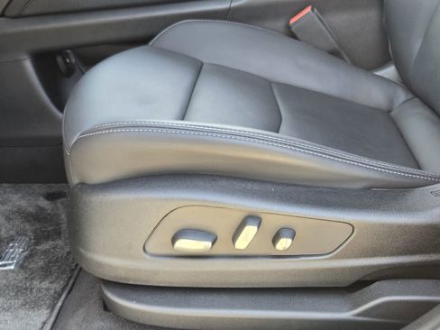 Used 2024 Cadillac XT6 Sport w/ Technology Package image 32